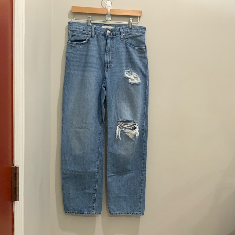 Levis 94 Baggy Distressed Light Wash High Rise Jeans Size 28 Womens Blue